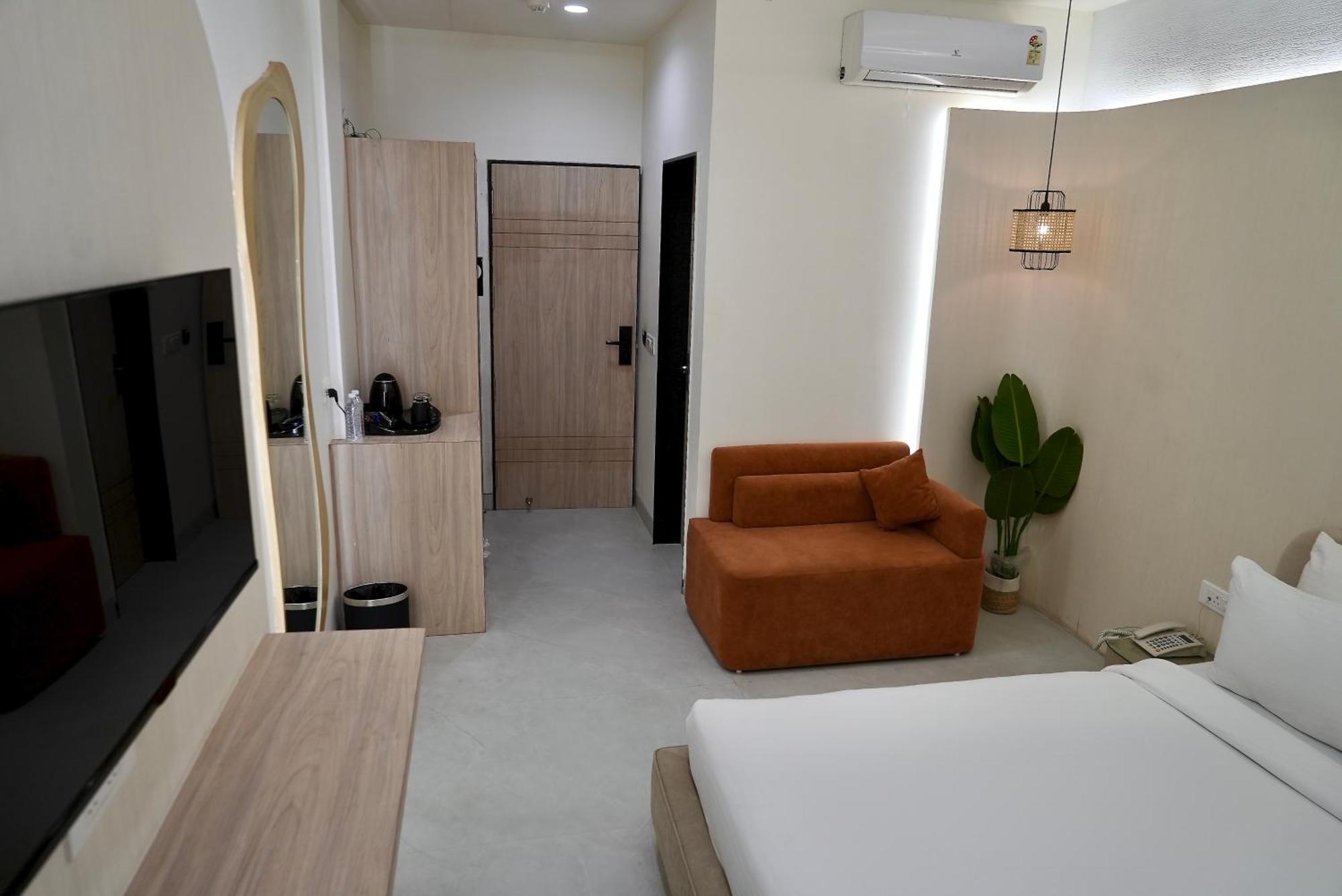 אגרה Hotel Elinor By Dazzling Hotels & Resorts מראה חיצוני תמונה