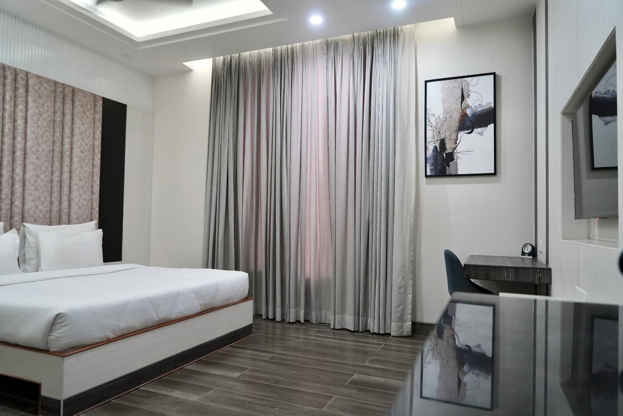 אגרה Hotel Elinor By Dazzling Hotels & Resorts מראה חיצוני תמונה